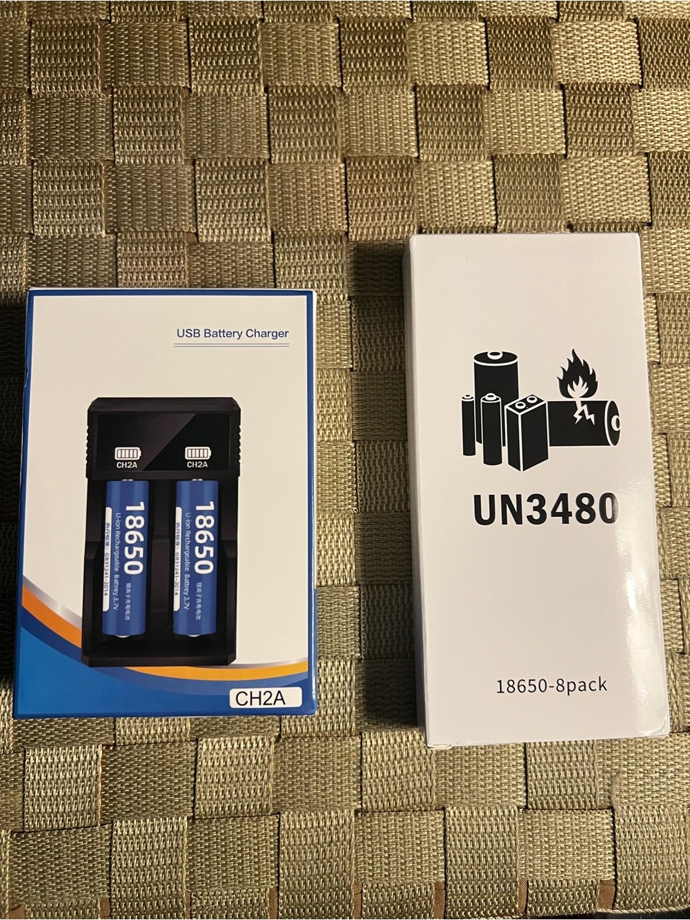 USB 18650 Battery Charger with 8 pack 18650 Batteries